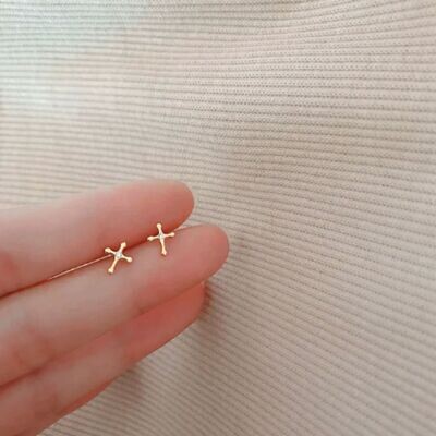 Mini Piercing Cross Acero Dorado x 2 (Antialérgico)