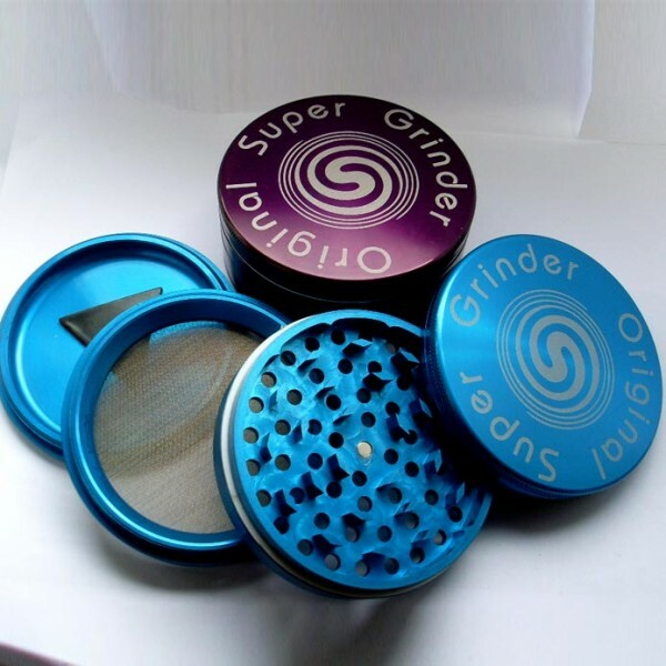 Гриндер алюминиевый цветной из 4 частей с отсеком для кристаллов SGO (90 мм.)