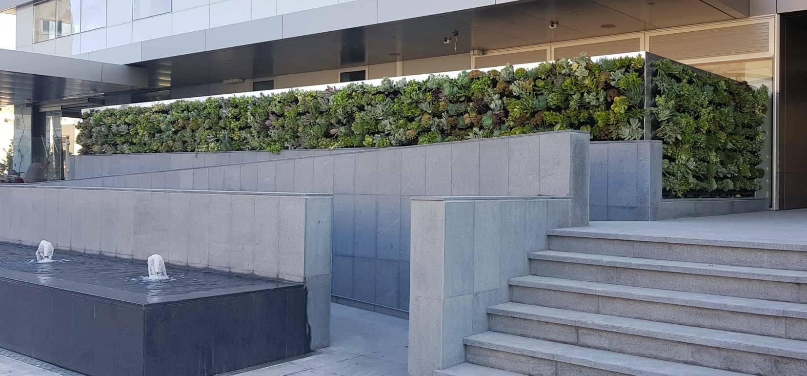 Pixel Garden (модули для создания вертикальных садов)