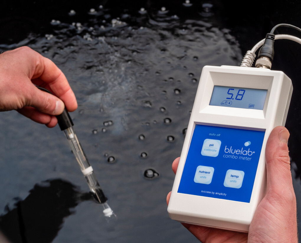 Bluelab Combo Meter (комбинированный измеритель уровня PH, EC и температуры раствора)