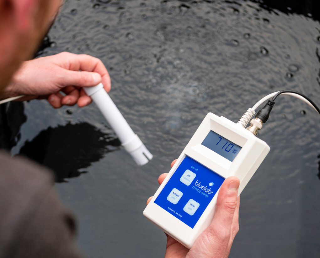 Bluelab Combo Meter (комбинированный измеритель уровня PH, EC и температуры раствора)