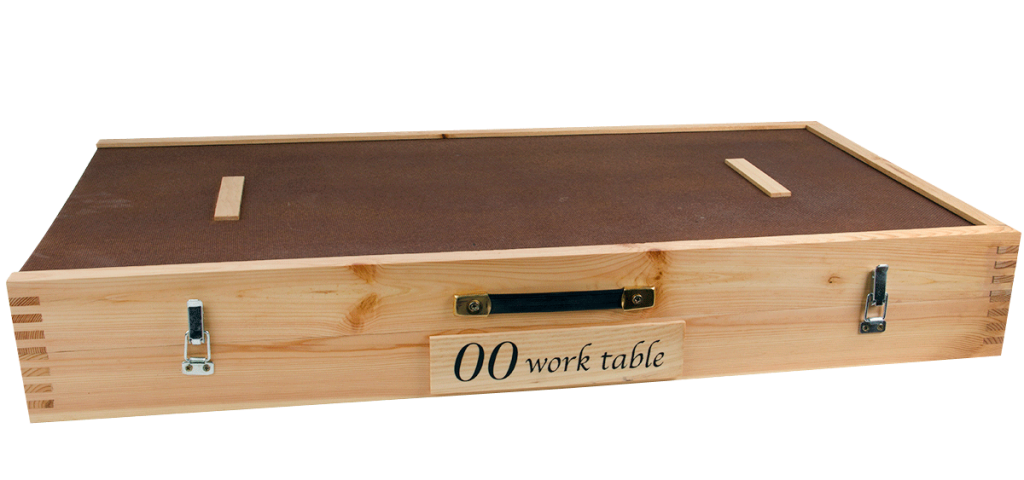00 Work Table - рабочий стол для обрезки шишек (большой)