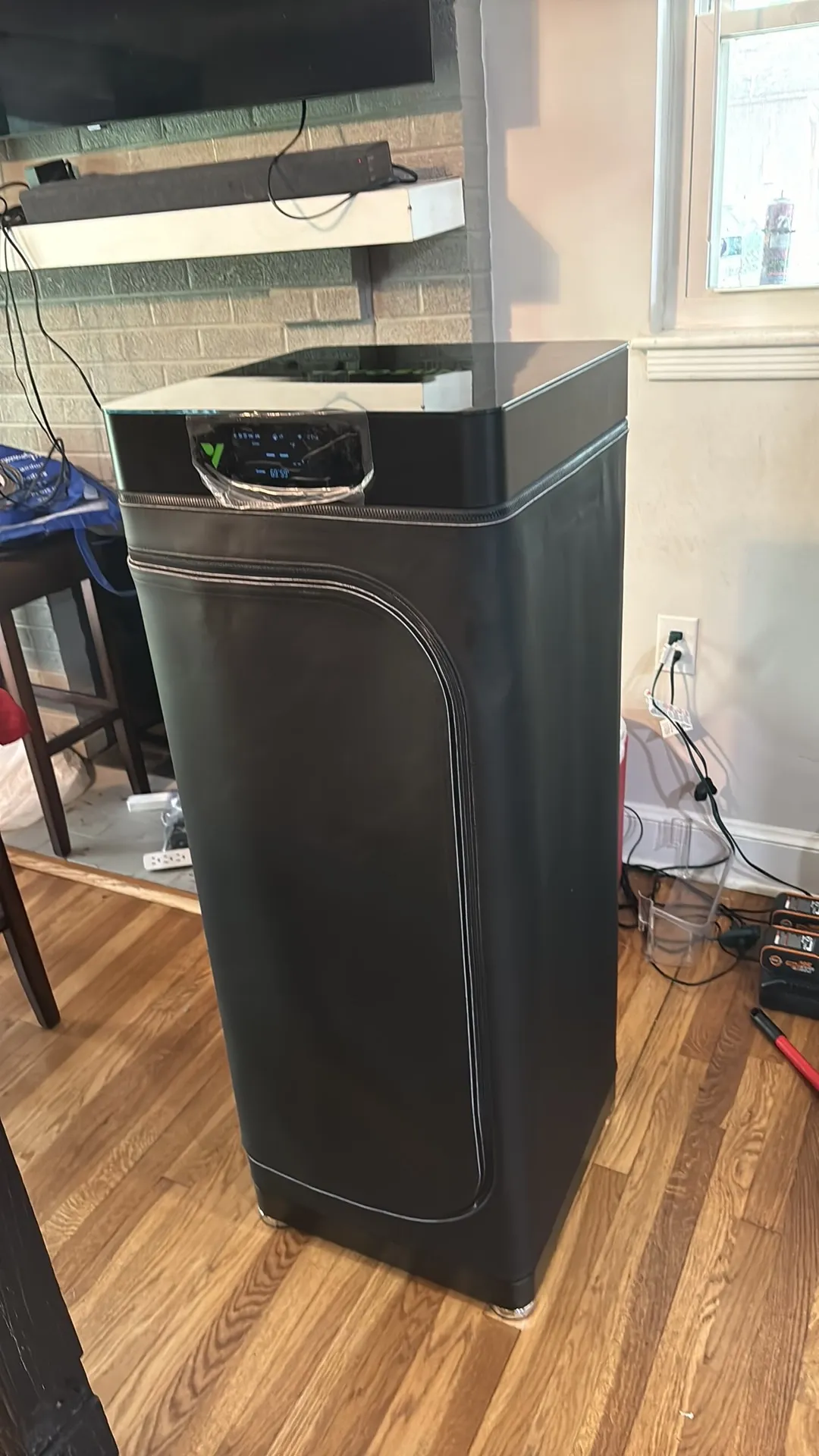 VGrow Smart Grow Box - комплект "все в одном" для выращивания куста (45.7x45.7x121.9 см.)