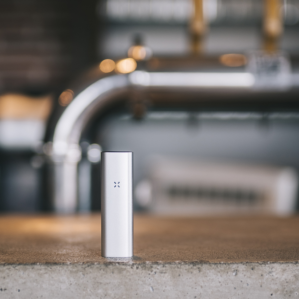 Компактный вапорайзер PAX Plus (для трав и концентратов)