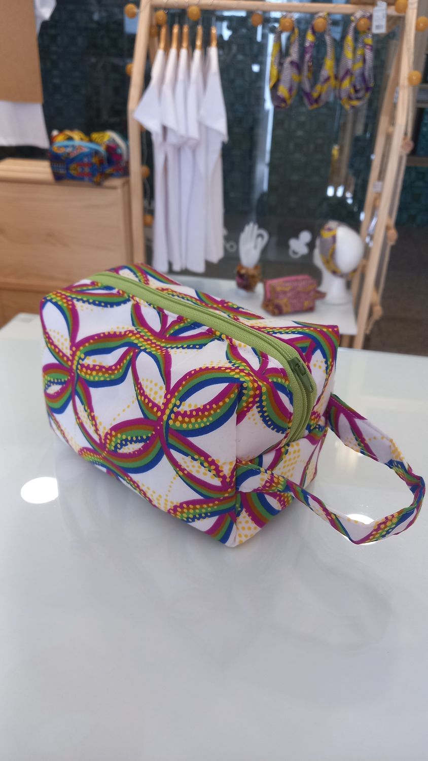 Necessaire Lilás 