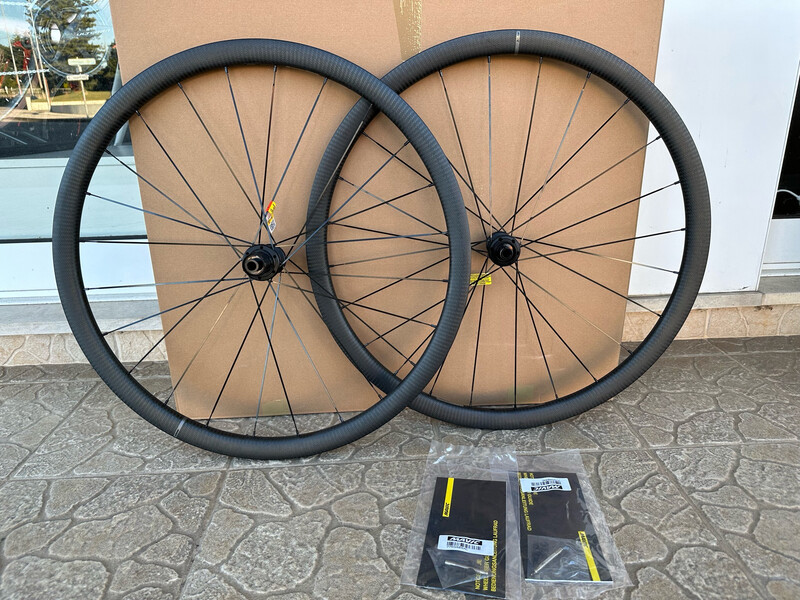 Rodas Mavic Cosmic SL 32 Carbon - Disc Rodas Mavic Cosmic SL 32 Carbon - Disc