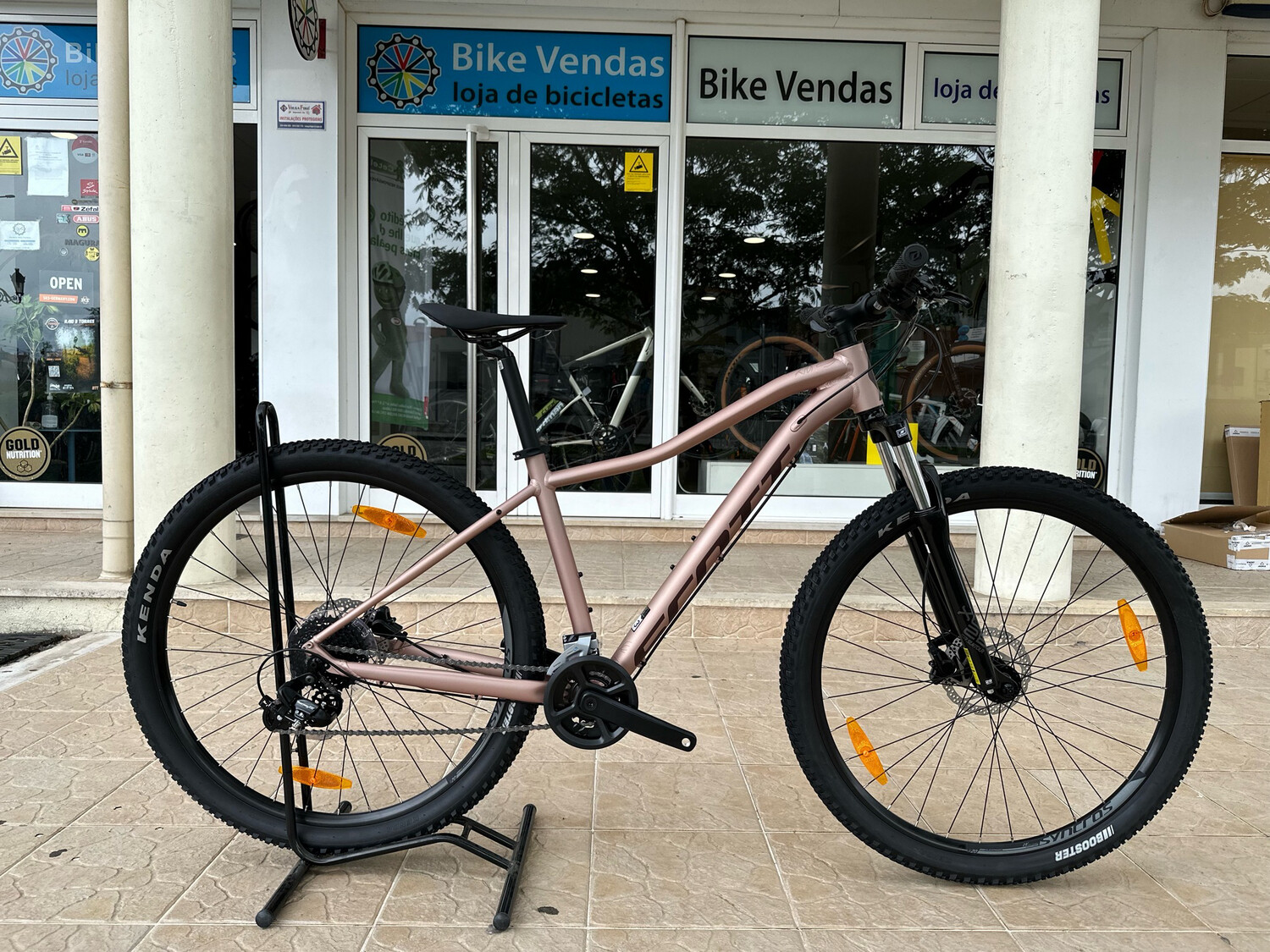 Scott Contessa Active 50