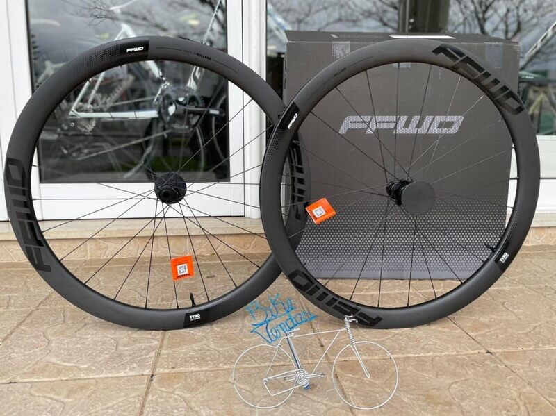 Rodas FFWD Tyro 2.0 Disc - Carbono Rodas FFWD Tyro 2.0 Disc - Carbono