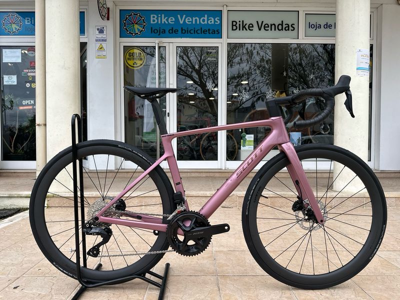 Scott Addict RC 30 - Rosa Cinza (Modelo 2025)