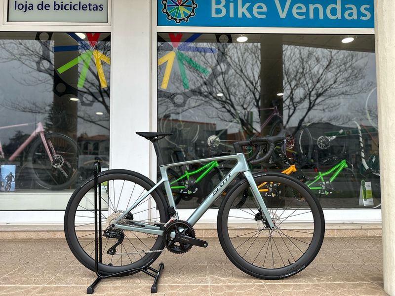 Scott Addict RC 30 - Cinzento (Modelo 2025)