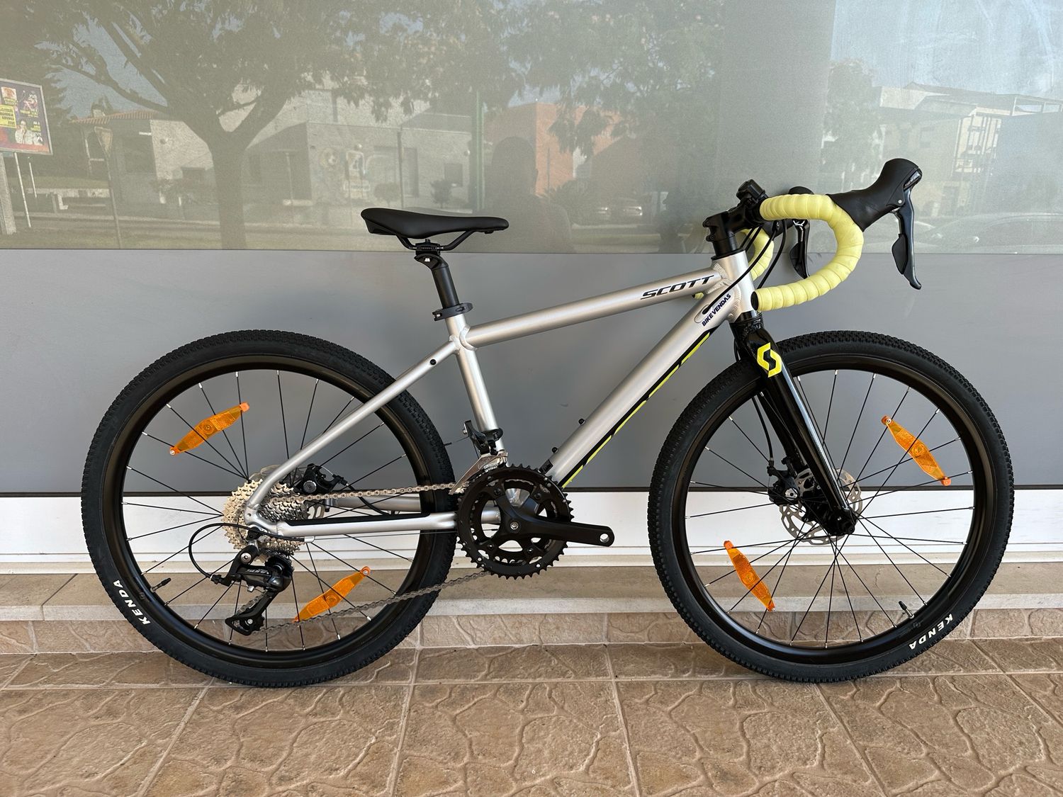 Bicicleta Scott Gravel / estrada 24