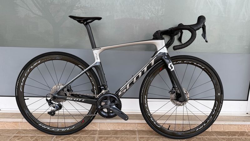 Bicicleta Scott Foil (S/52)