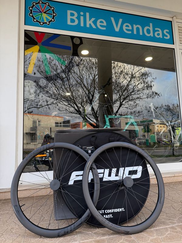 Rodas FFWD Ryot (carbono) - Cubos ffwd