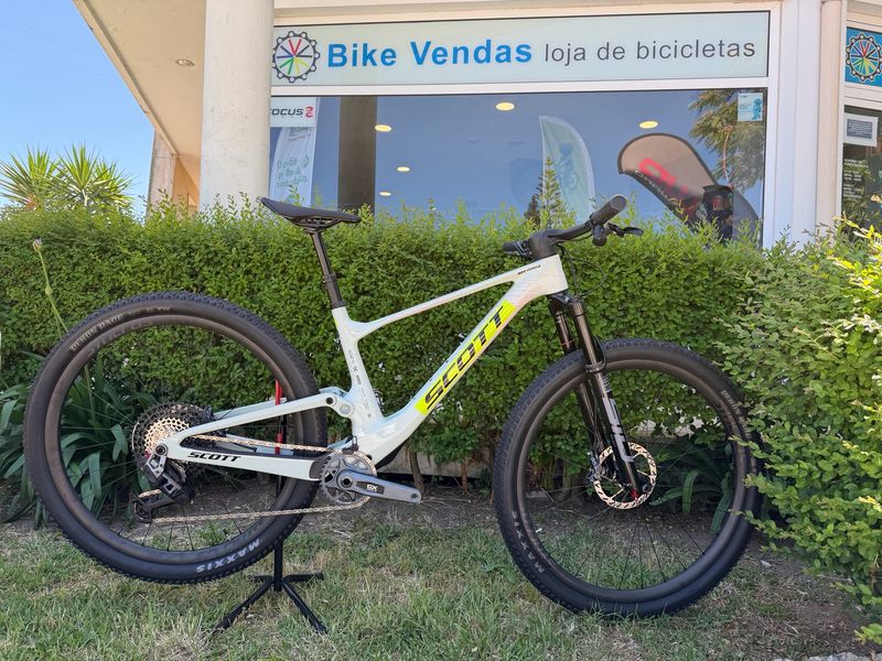 Scott Spark RC Team Issue - Coleção 2026 Scott Spark RC Team Issue - Coleção 2026