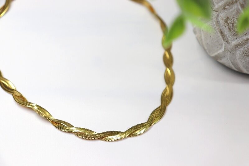 Herringbone Twist Necklace