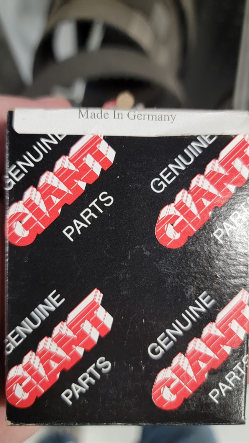 Giant Kit 9144 Oil Seals P200,300, R5100