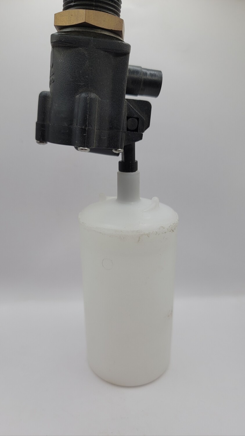 Float Valve Plastic 3/4 M with float