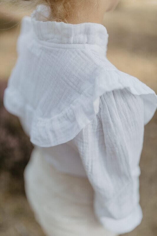Bluse mit Rüschen und Knopfleiste
