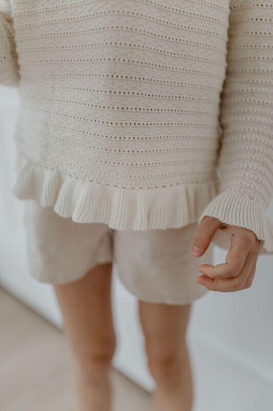 Feinstrickpullover mit Rüschen