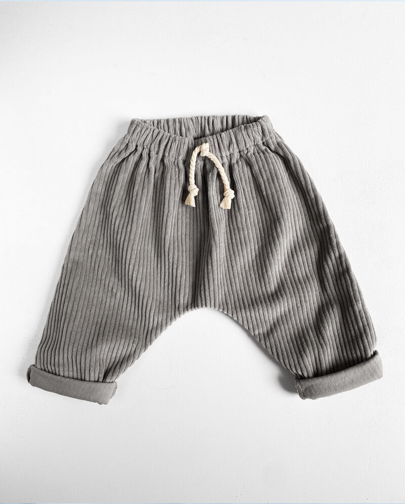 Cordhose mit Kordel