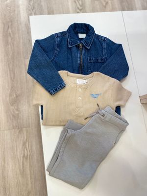 Jeansjacke & T-Shirt aus Waffle Piqué