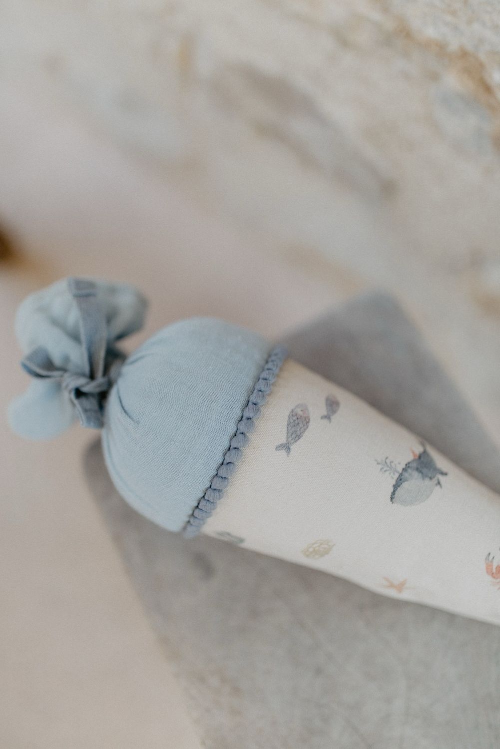 Schultüte klein whale mit Pappkegel und Füllkissen