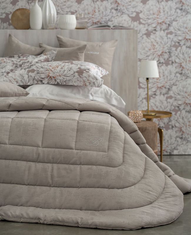 Trapunta invernale matrimoniale in jacquard tinta unita Blumarine art. Respiro Trapunta invernale matrimoniale in jacquard tinta unita Blumarine art. Respiro