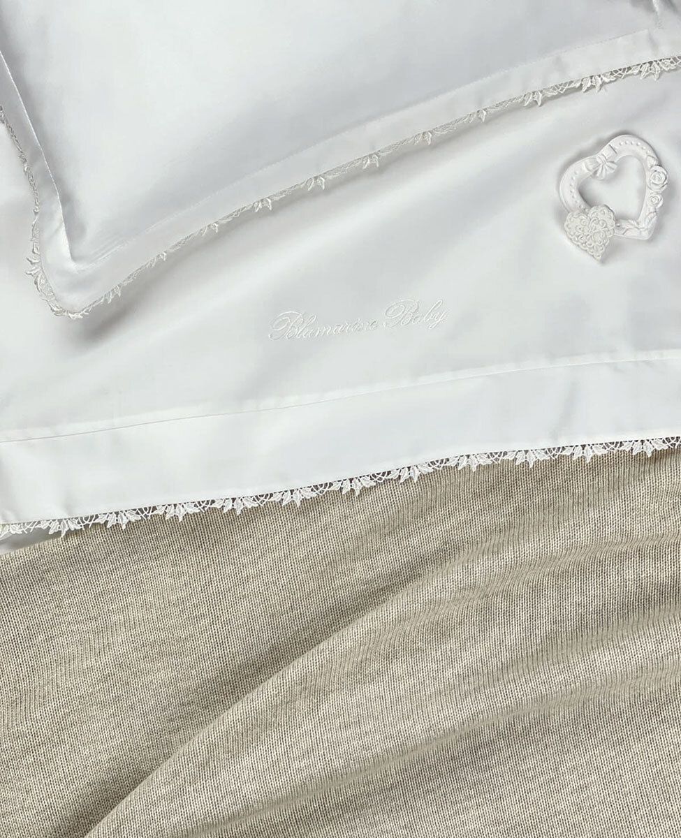 Completo lenzuola per Culla e Carrozzina Blumarine baby art. Dettagli