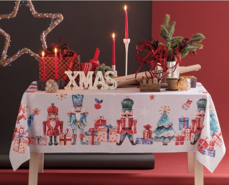 Tovaglia Natale Antimacchia stampa in digitale art. Toyland Dream Tovaglia Natale Antimacchia stampa in digitale art. Toyland Dream