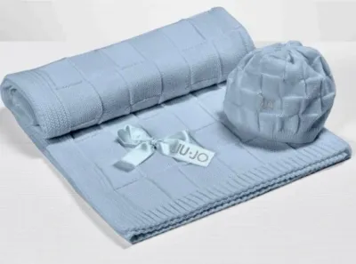 Coperta culla Carrozzino con cuffietta LiuJo in misto Lana art. Quadrati Coperta culla Carrozzino con cuffietta LiuJo in misto Lana art. Quadrati