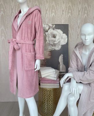 Accappatoio con cappuccio Blumarine linea Benessere con cristalli Swarovski Accappatoio con cappuccio Blumarine linea Benessere con cristalli Swarovski