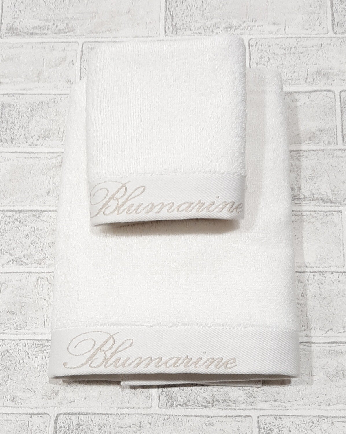 Asciugamani set 1+1 Blumarine art. Spa con logo in Jacquard Asciugamani set 1+1 Blumarine art. Spa con logo in Jacquard, varianti Blumarine: bianco