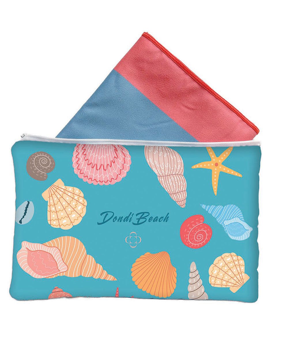 Telo mare in microfibra stampata, retro stampato con pattern logato all over con pochette abbinata.
