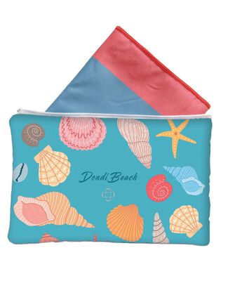 Telo mare in microfibra stampata, retro stampato con pattern logato all over con pochette abbinata.