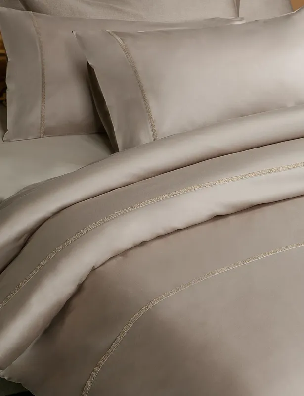Completo copripiumino in raso di puro cotone Borbonese art. City Completo copripiumino in raso di puro cotone Borbonese art. City