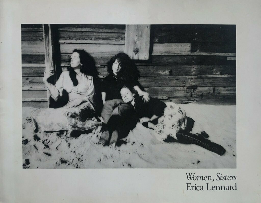Women, Sisters Erica Lennard