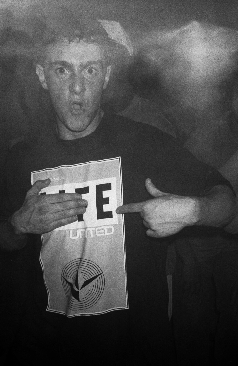 【限定1500部】RAVE ONE　Peter J Walsh　写真集・美品 限定1500部】RAVE ONE Peter J Walsh 写真集・美品 - メルカリ
