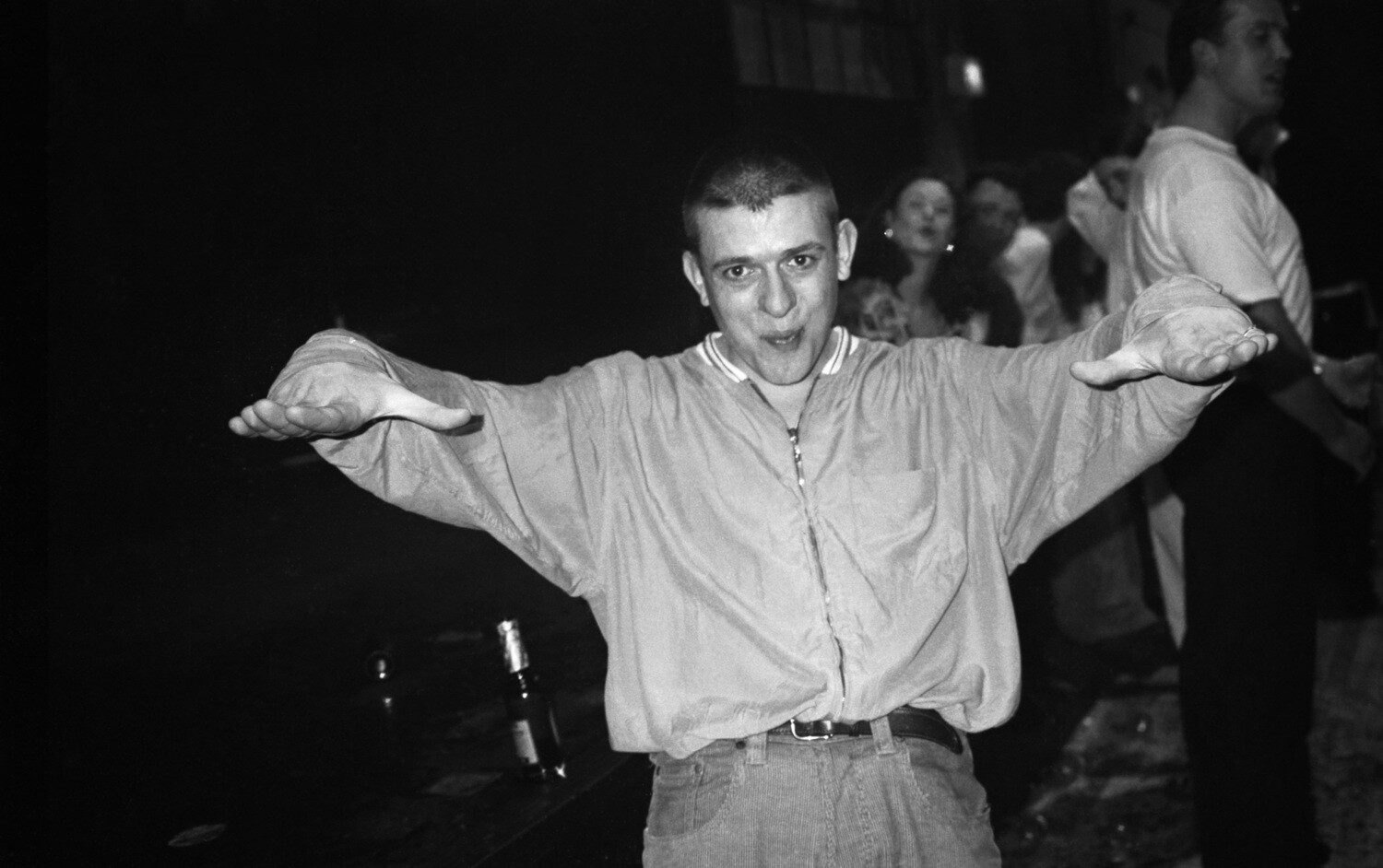 【限定1500部】RAVE ONE　Peter J Walsh　写真集・美品 限定1500部】RAVE ONE Peter J Walsh 写真集・美品 - メルカリ