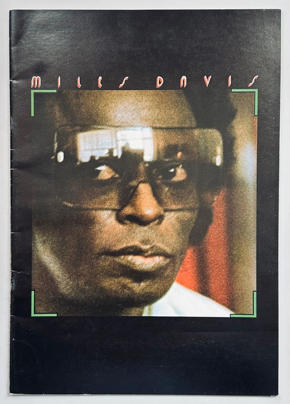 [SIGNED] MILES DAVIS JAPAN TOUR 1975 PROGRAMME