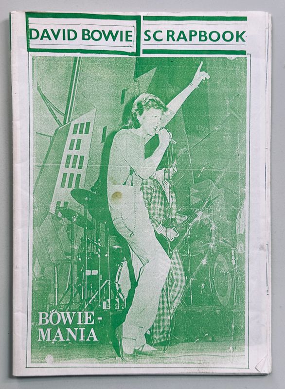 David Bowie Scrapbook Bowie-Mania