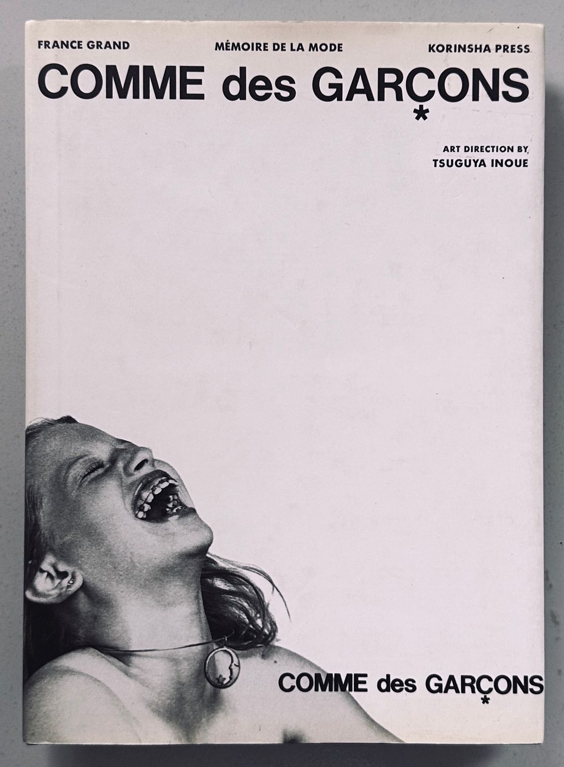 COMME des GARÇONS