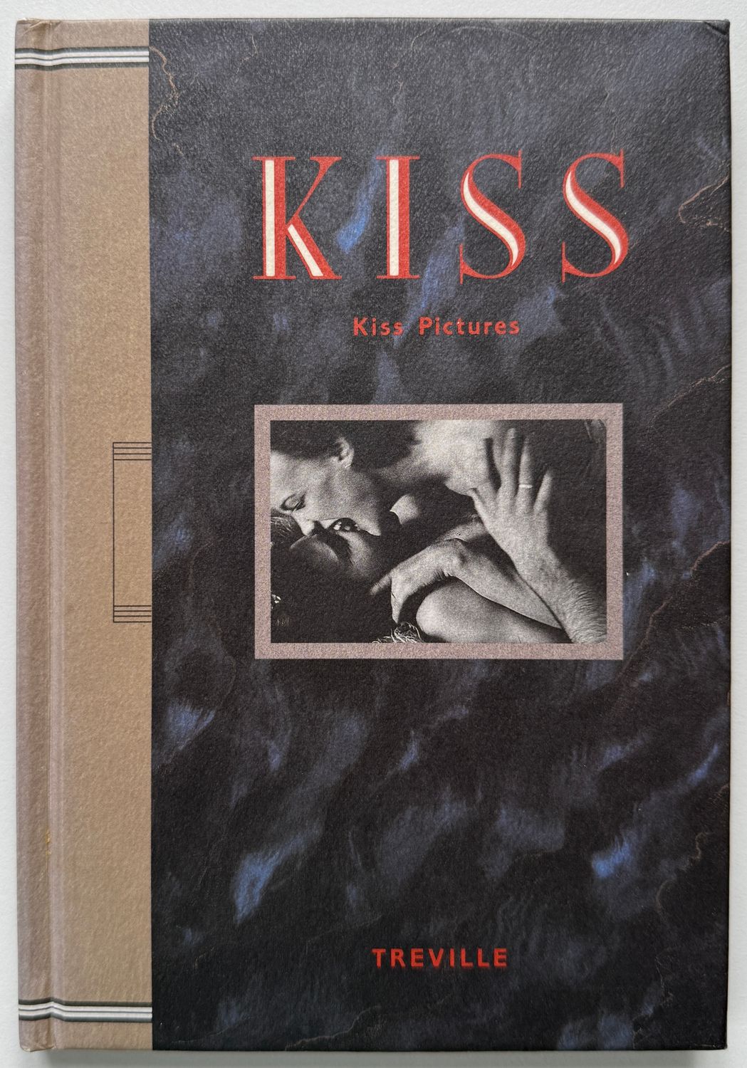 Kiss Pictures