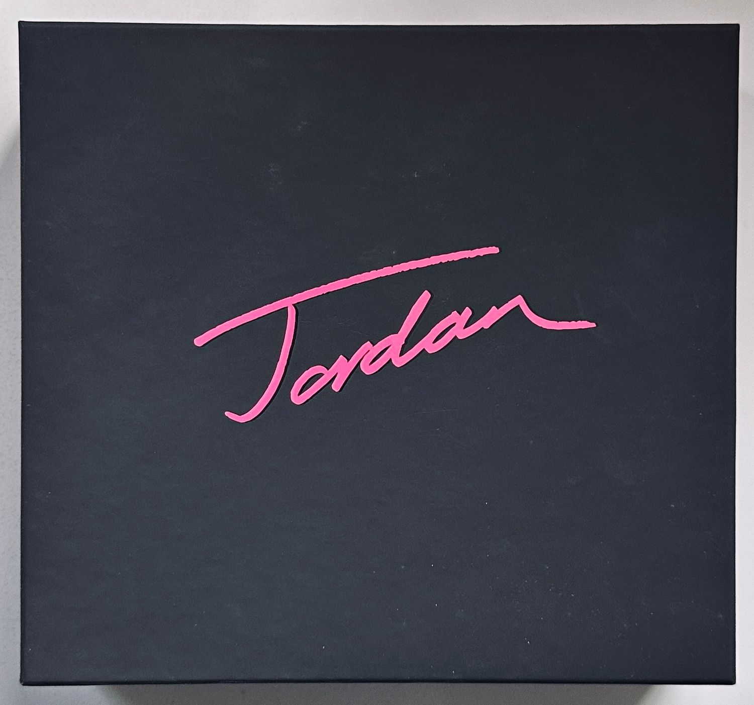 [SIGNED] JORDAN DEFYING GRAVITY SPECIAL EDITION