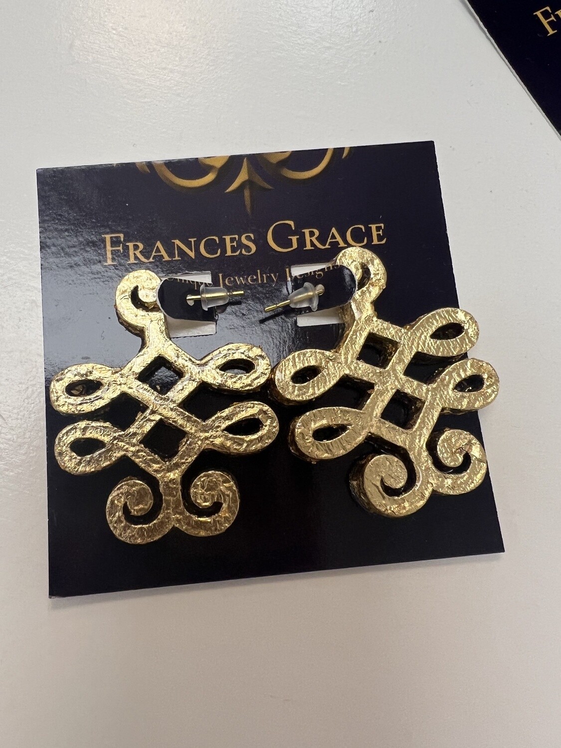 Linear Yvonne Earrings Small