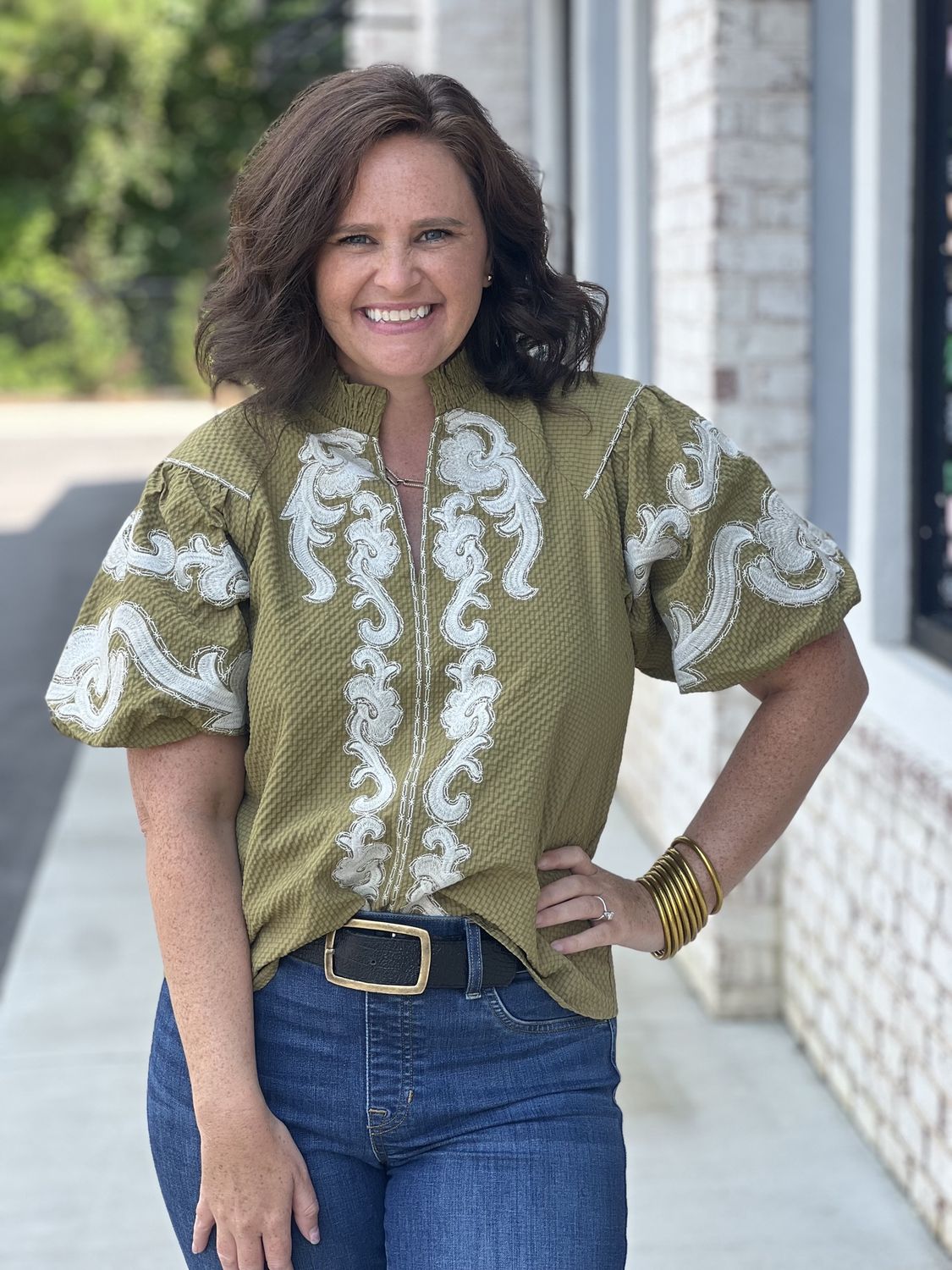 EMBROIDERED DETAIL PUFF SLEEVE TOP