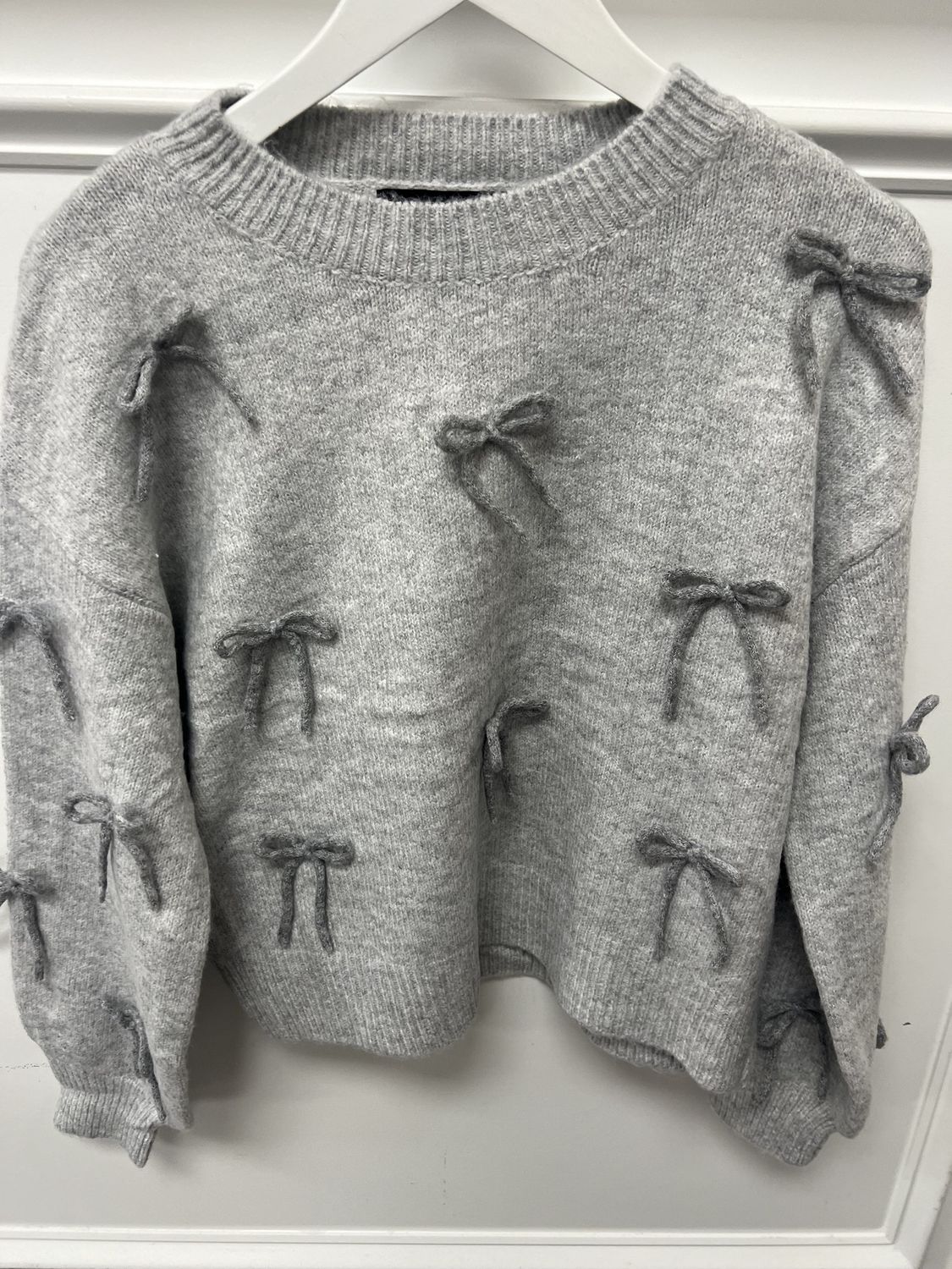 Bow sweater