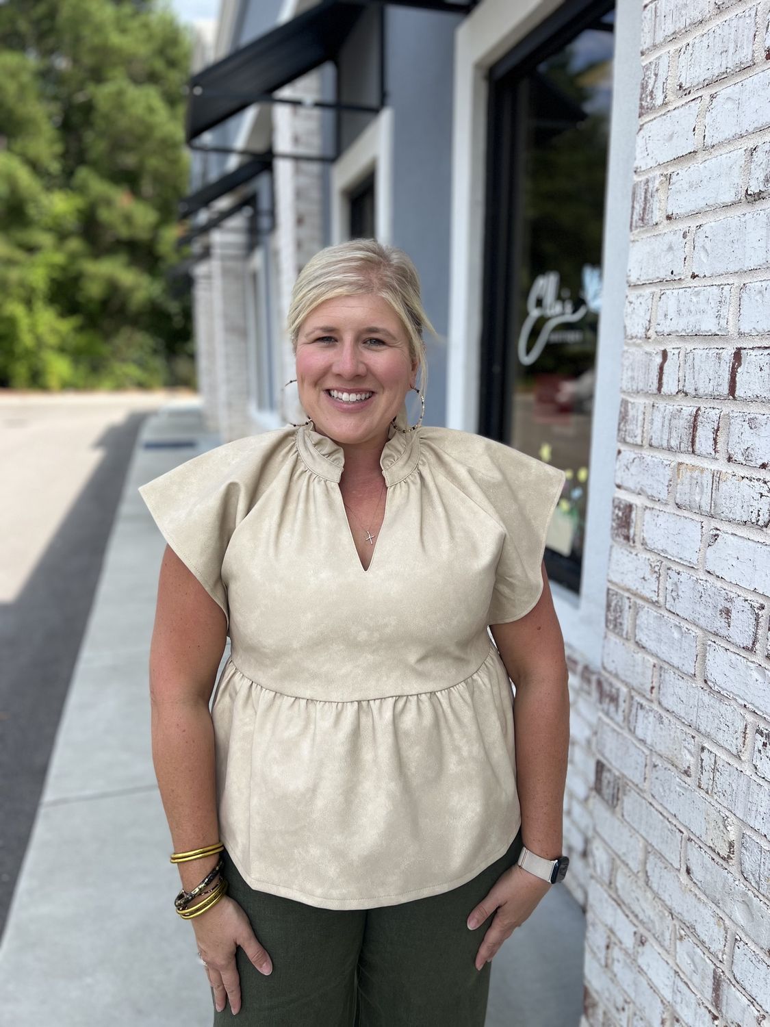 Short sleeve leather v-neck top