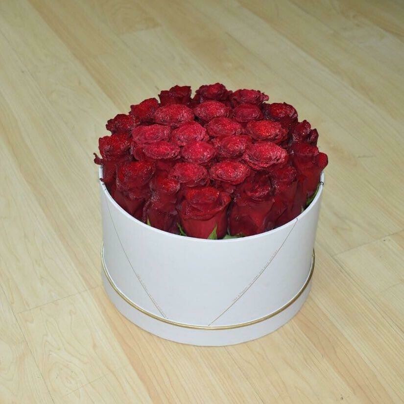 30 Roses in a Box