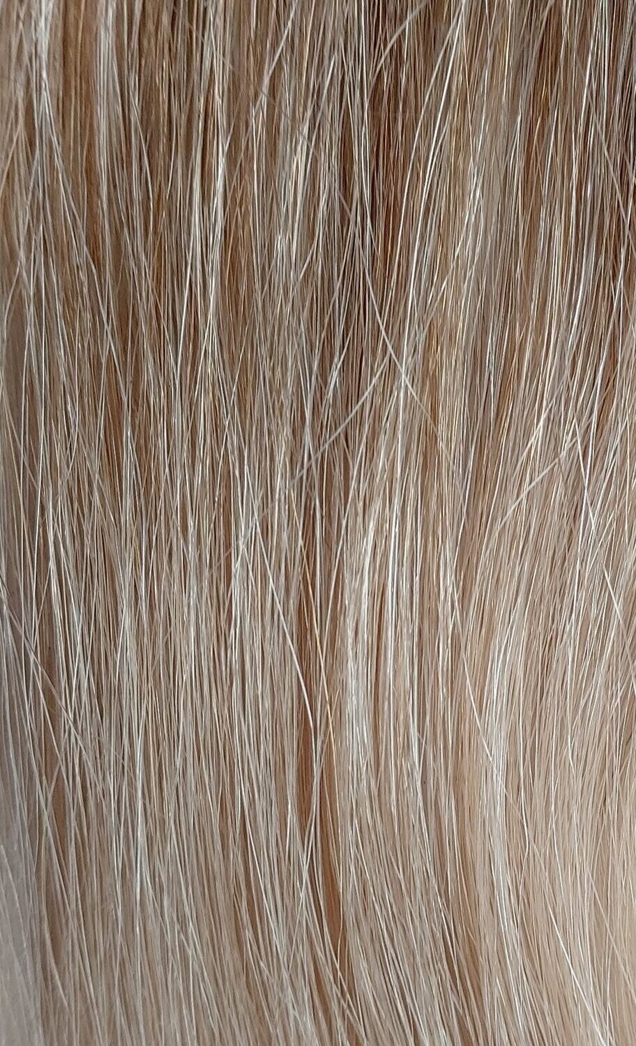 Invisible Tapes Extensions ROOT
Nr.7 Kühles Braun auf 18a  Kühles Blond
Russisches Echthaar