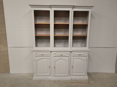 Libreria in legno laccato